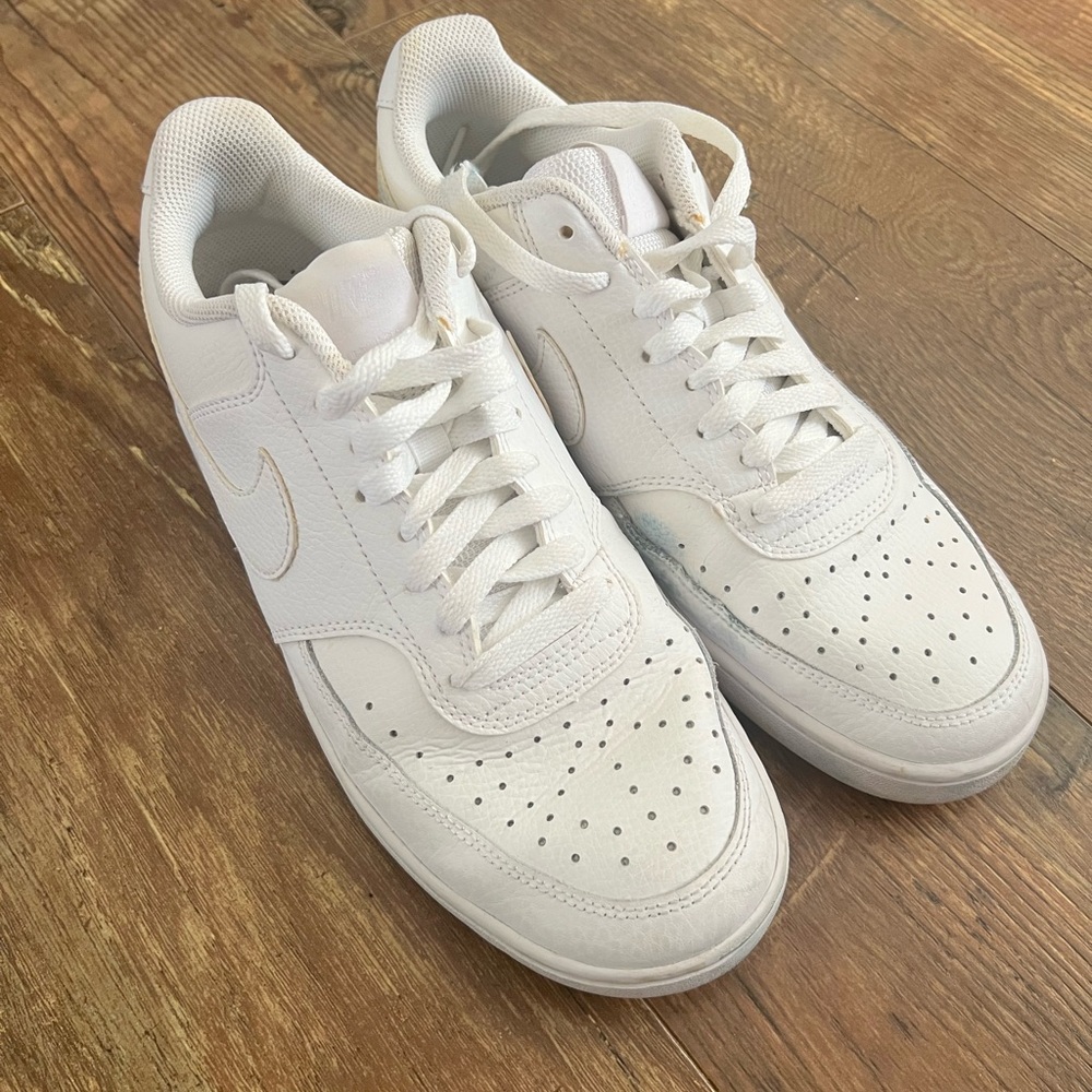 Nike Men's White Leather Sneakers - Picture 1 of 4
